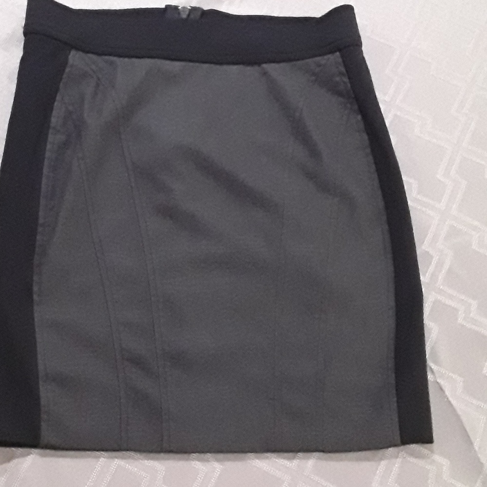 Bebe mini skirt size 2 EUC
